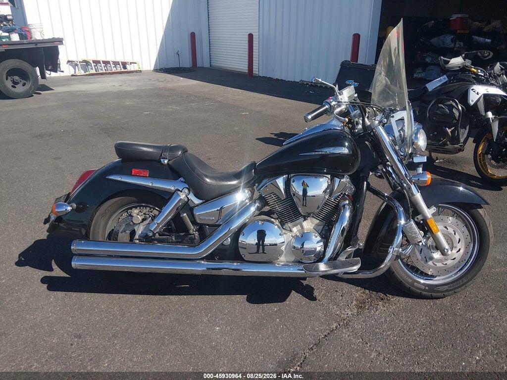 1HFSC52195A200711 2005 HONDA VT1300 photo no. 12