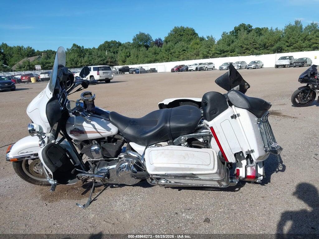 1HD1FC4157Y693374 2007 HARLEY-DAVIDSON FLHTCUI photo no. 12