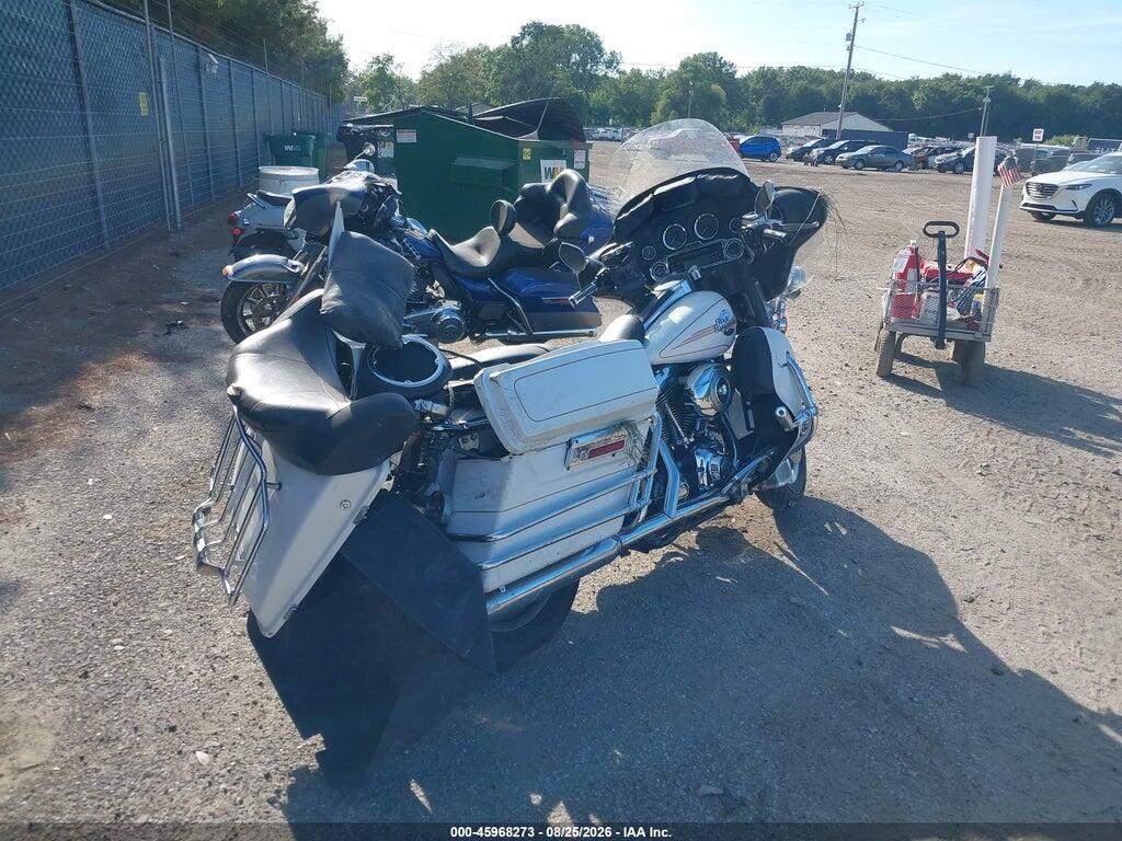 1HD1FC4157Y693374 2007 HARLEY-DAVIDSON FLHTCUI photo no. 4