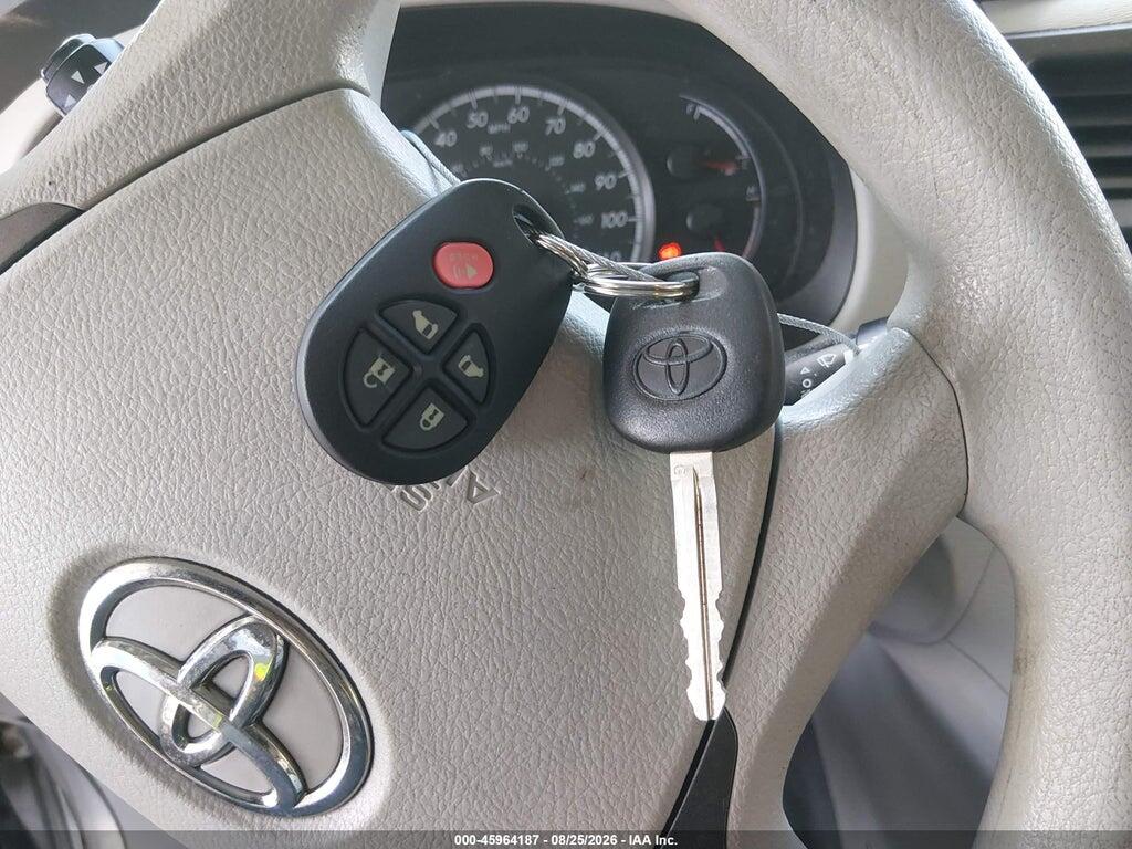 5TDKK3DC8BS008713 2011 TOYOTA SIENNA photo no. 11