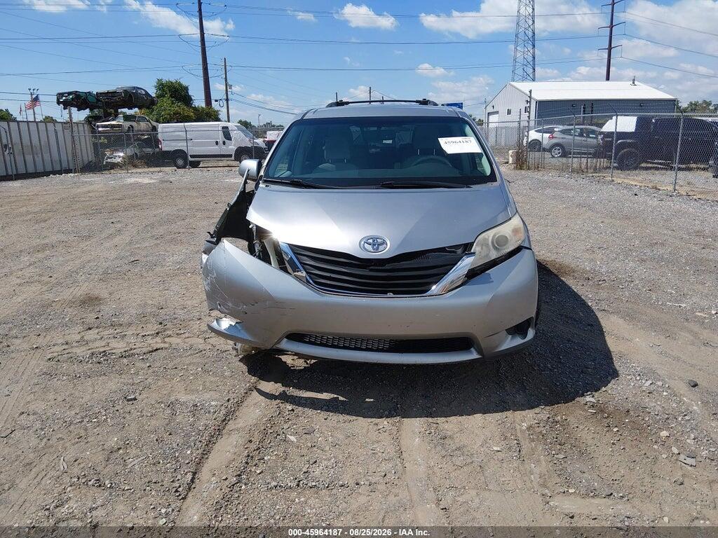 5TDKK3DC8BS008713 2011 TOYOTA SIENNA photo no. 12