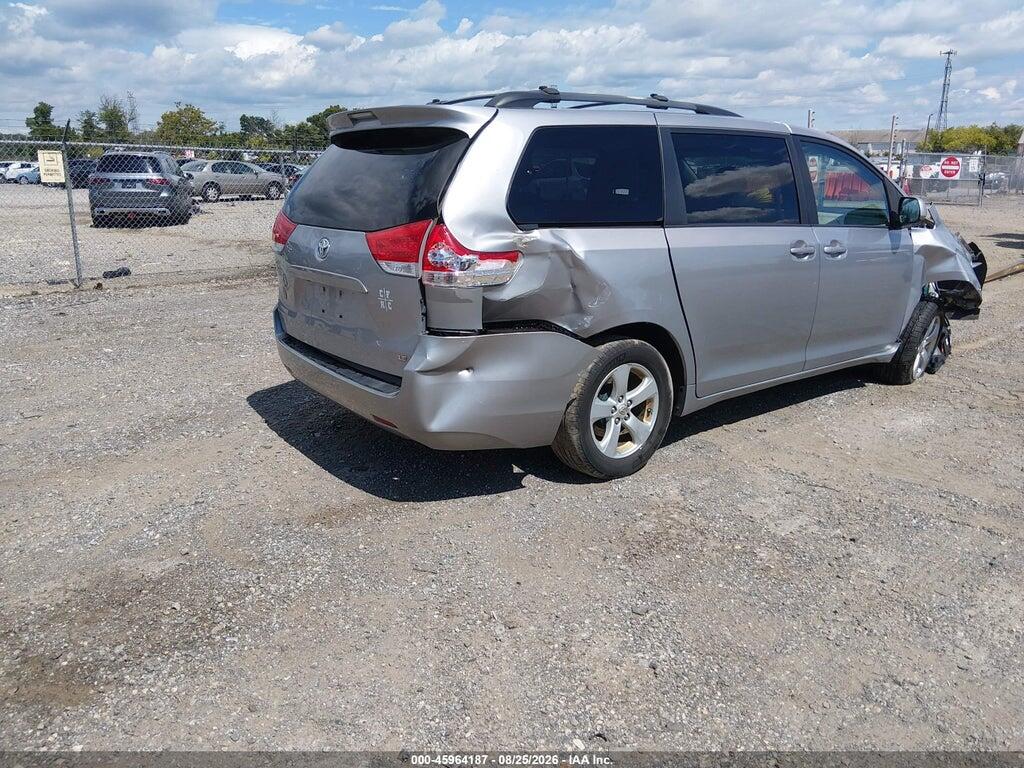 5TDKK3DC8BS008713 2011 TOYOTA SIENNA photo no. 4