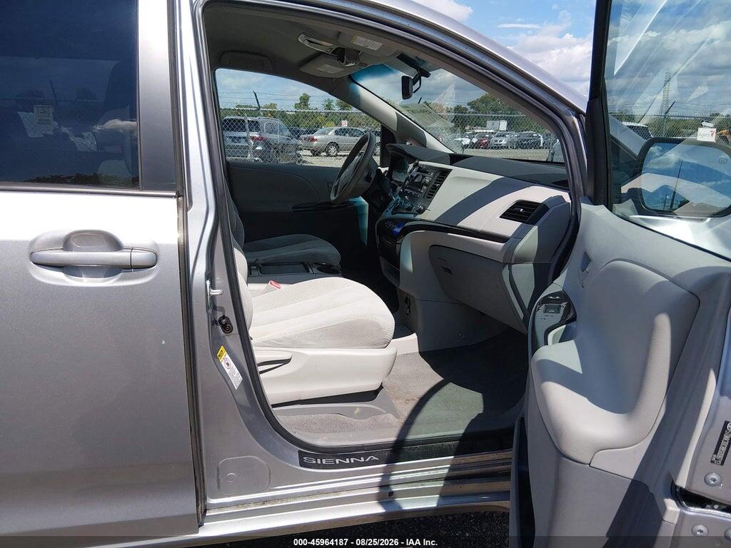 5TDKK3DC8BS008713 2011 TOYOTA SIENNA photo no. 5