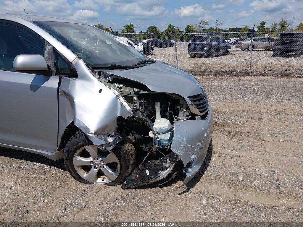 5TDKK3DC8BS008713 2011 TOYOTA SIENNA photo no. 6