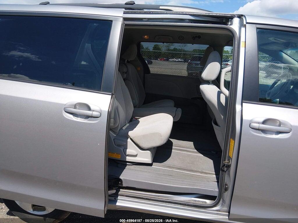 5TDKK3DC8BS008713 2011 TOYOTA SIENNA photo no. 8
