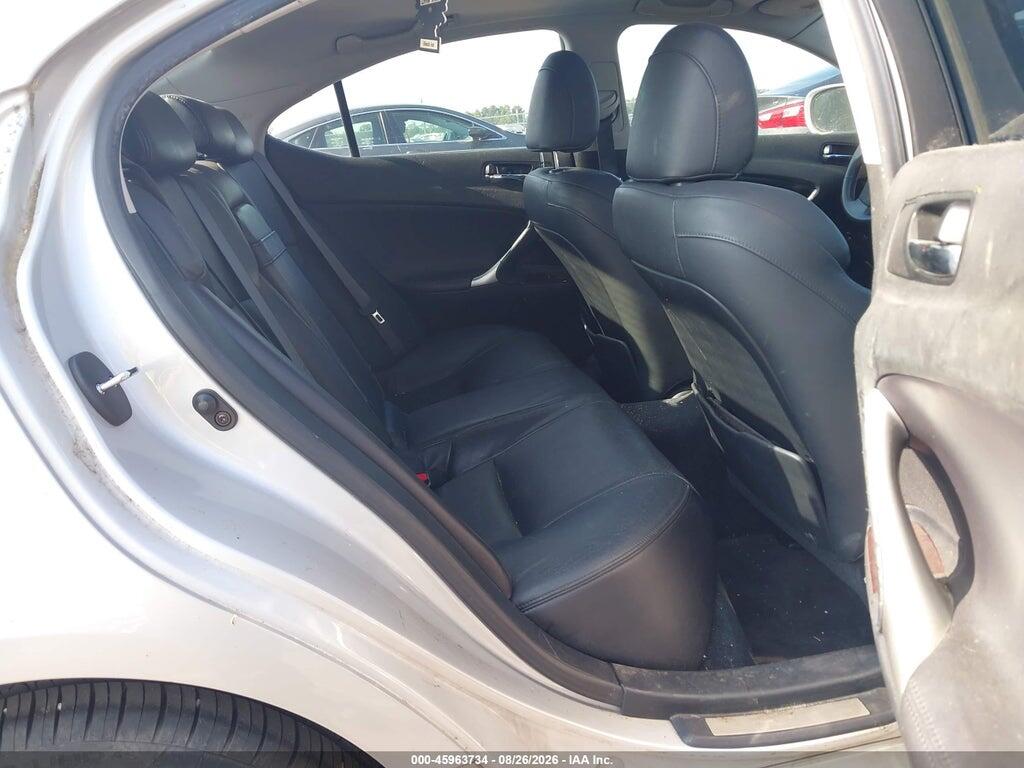 JTHCK262065004796 2006 LEXUS IS 250 photo no. 8