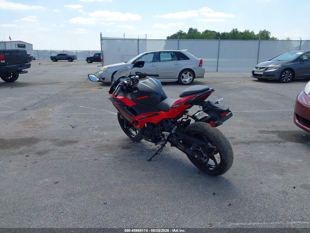 ML5EXGG12SDA39769 2025 KAWASAKI EX500 photo no. 3