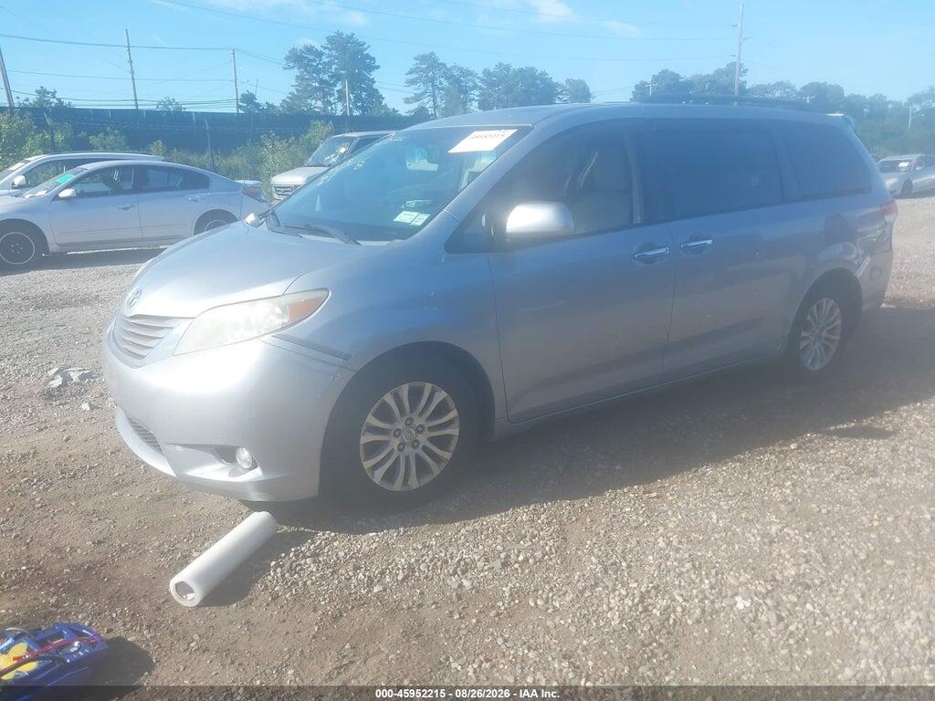 5TDYK3DC7CS182817 2012 TOYOTA SIENNA photo no. 2