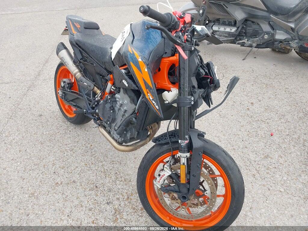 2022 KTM 890 VBKTU9409NM830359