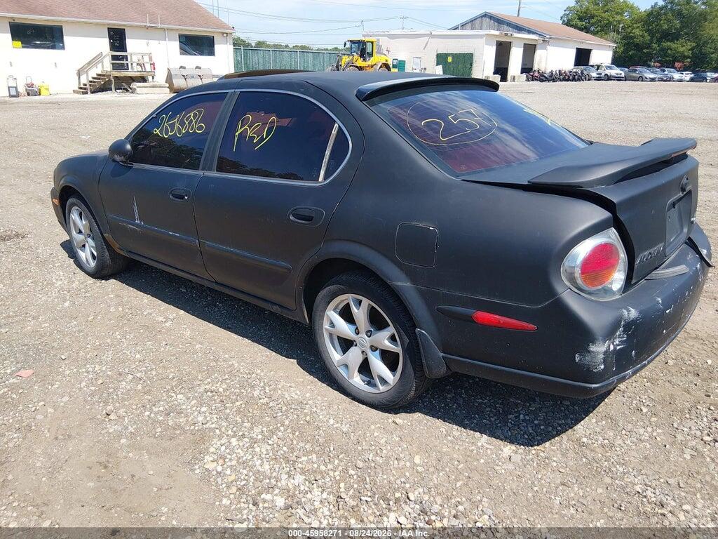 JN1CA31A4YT015763 2000 NISSAN MAXIMA photo no. 3