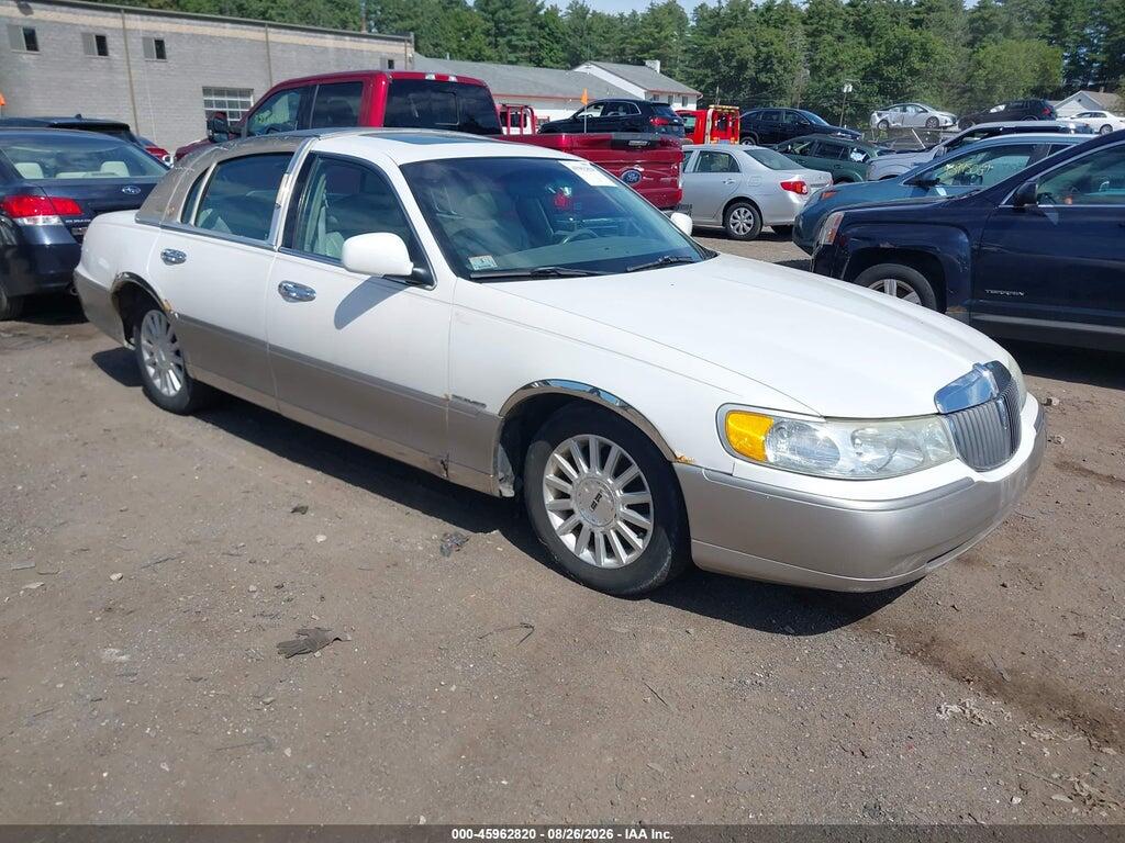 2002 LINCOLN TOWN CAR 1LNHM82W22Y658006
