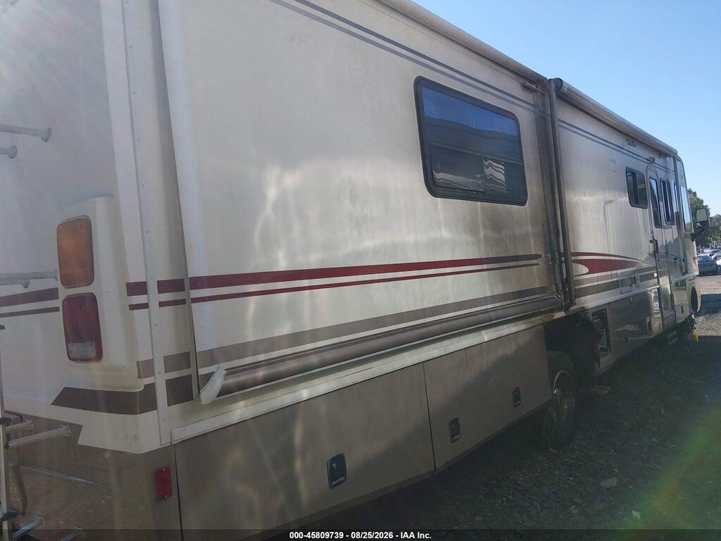 5B4MP67G623350792 2002 WORKHORSE CUSTOM CHASSIS MOTORHOME CHASSIS photo no. 4