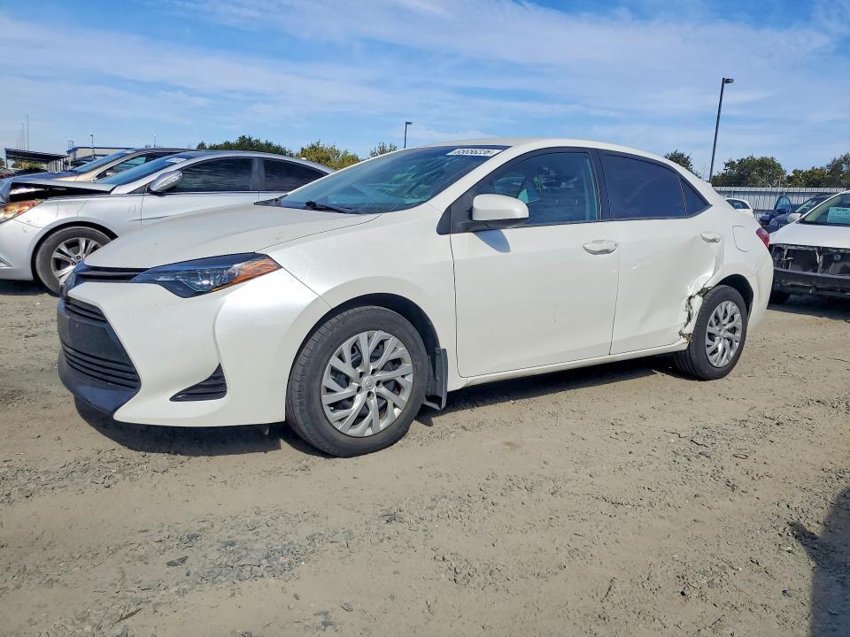 2018 TOYOTA COROLLA 5YFBURHEXJP797544