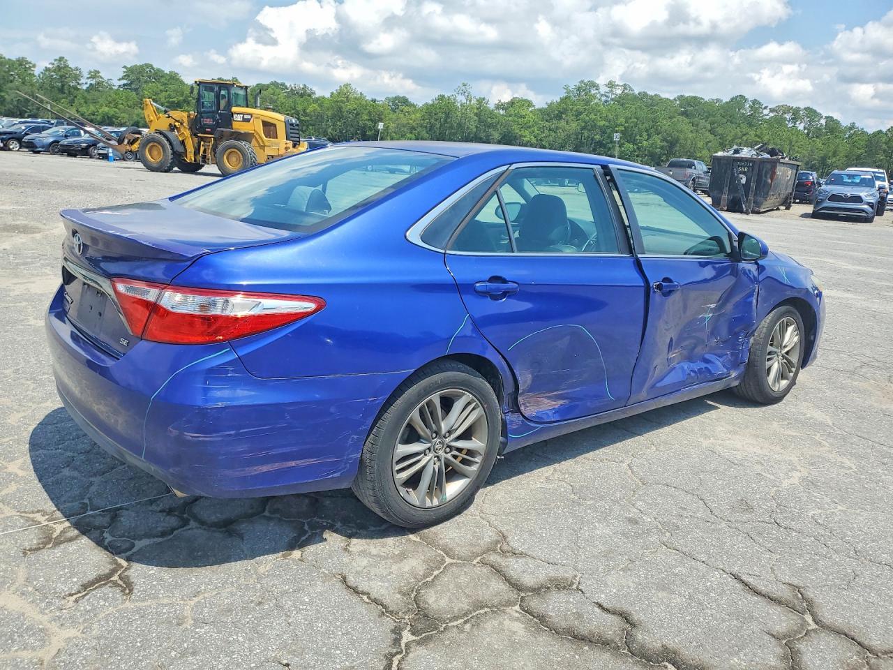 4T1BF1FK8FU903046 2015 TOYOTA CAMRY photo no. 3