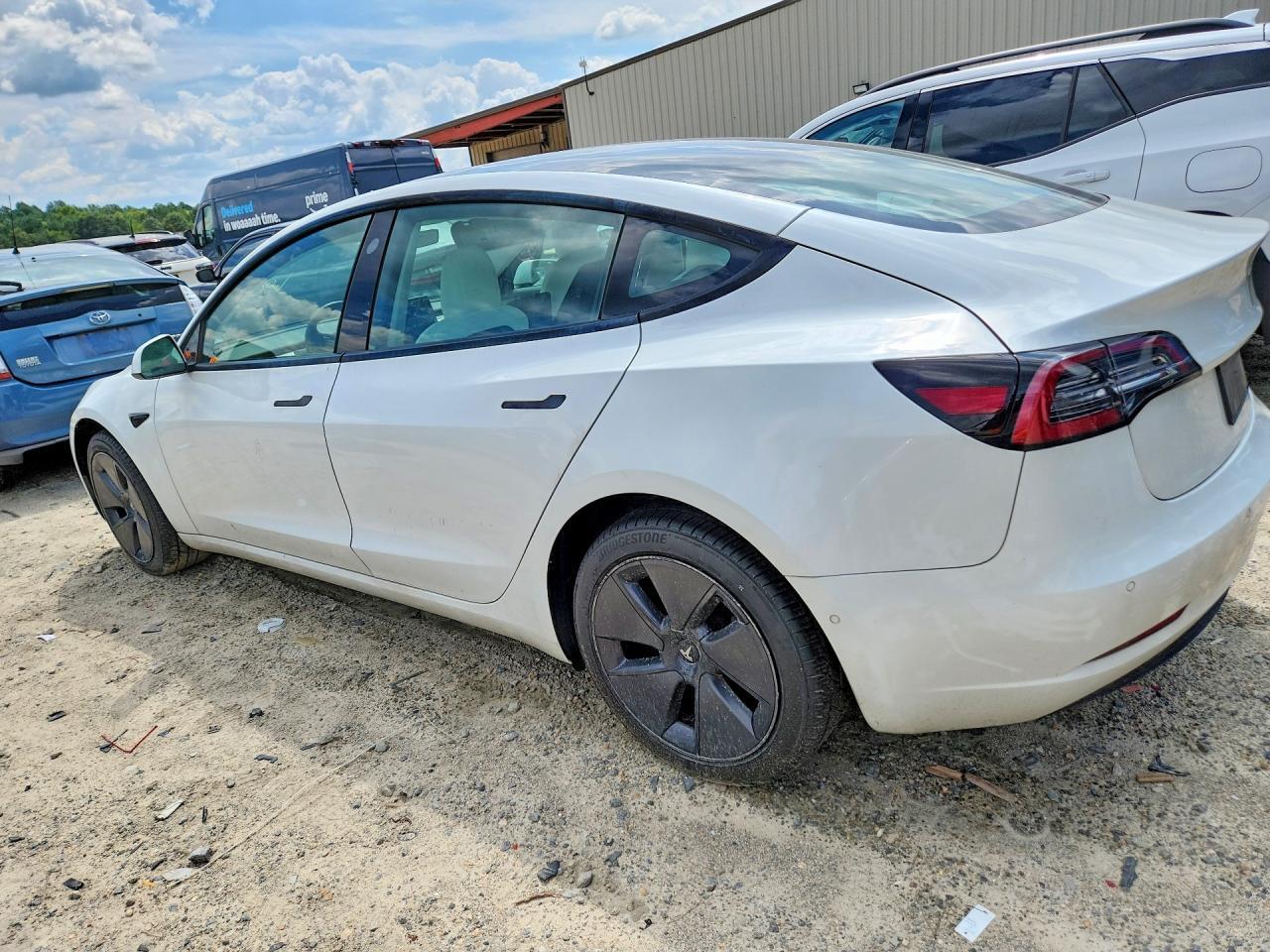 5YJ3E1EB0NF231598 2022 TESLA MODEL 3 photo no. 2
