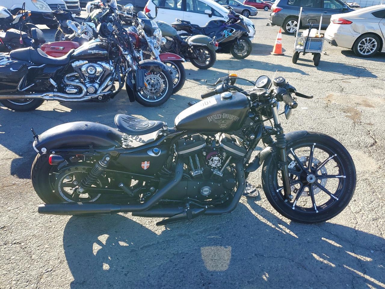 2017 HARLEY-DAVIDSON XL883 1HD4LE217HC429401