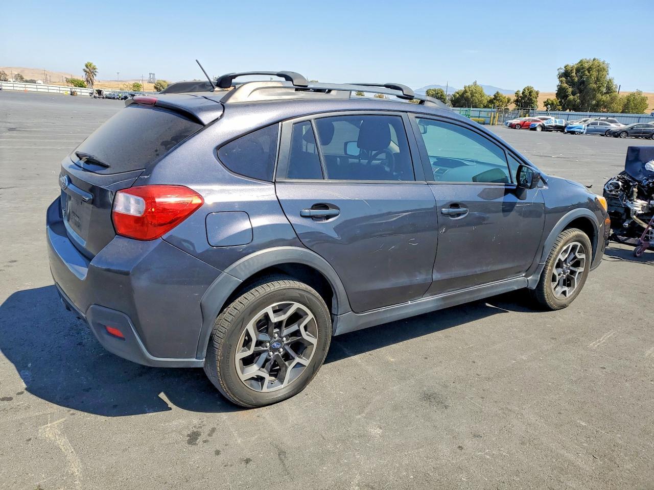 JF2GPABC9G8295183 2016 SUBARU CROSSTREK photo no. 3
