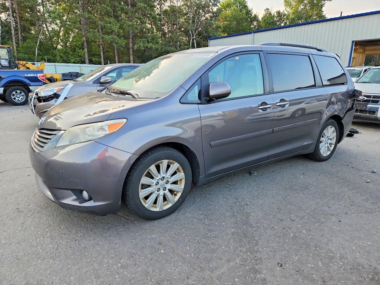 2013 TOYOTA SIENNA 5TDDK3DC7DS065299