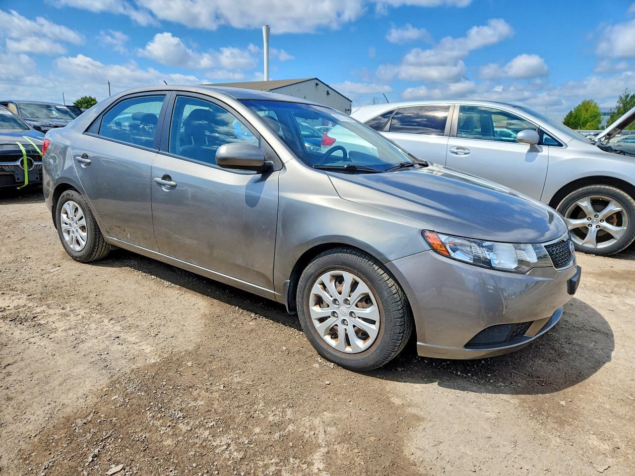 KNAFT4A23B5320117 2011 KIA FORTE photo no. 4
