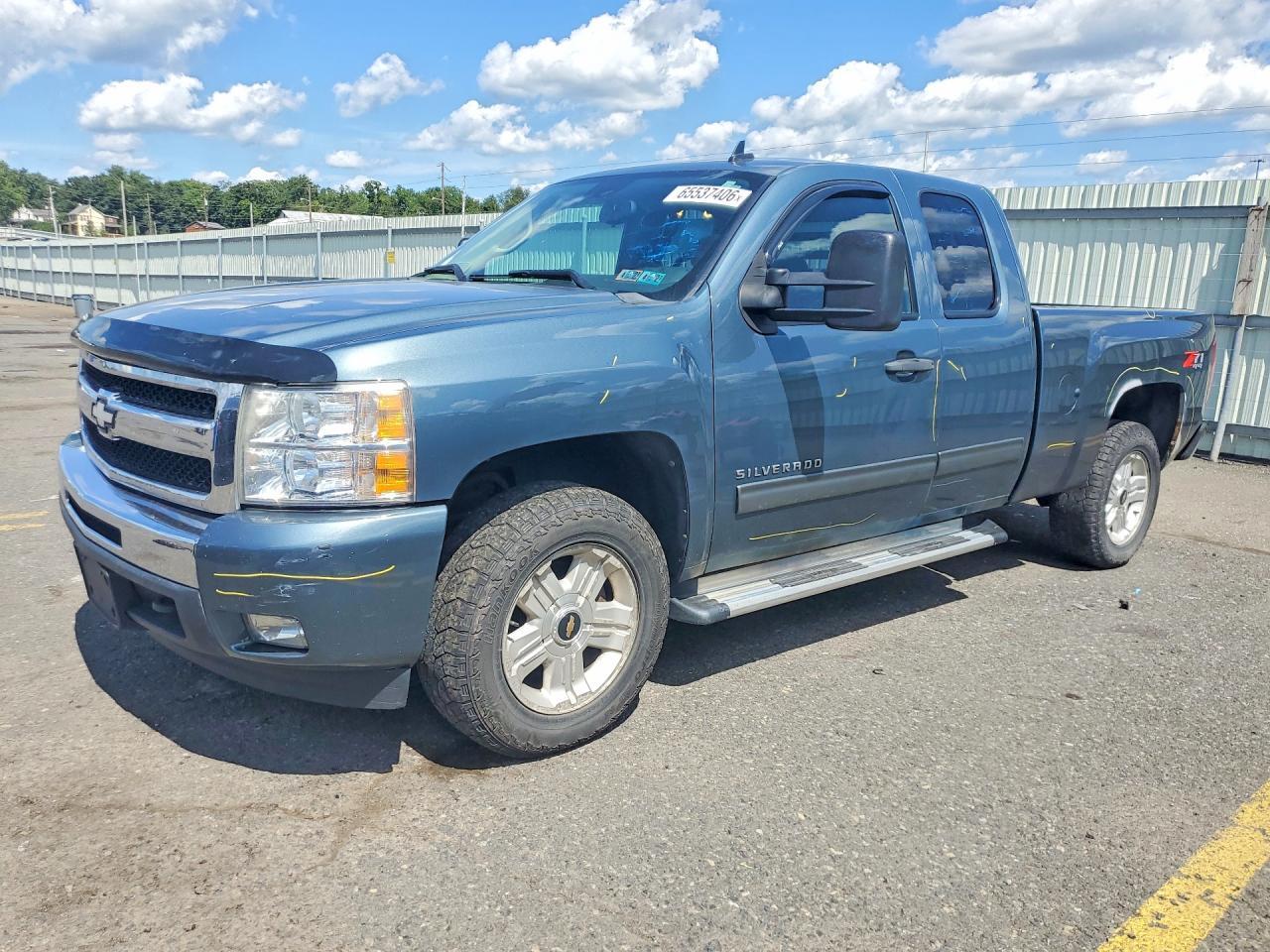 2011 CHEVROLET SILVERADO 1GCRKSE37BZ121221