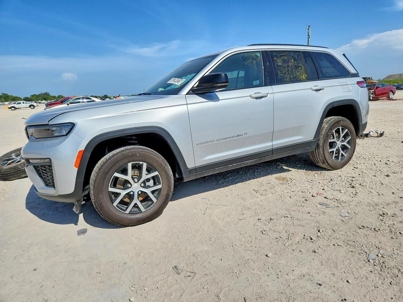 2026 JEEP GRAND CHEROKEE 1C4RJHBR4T8573925