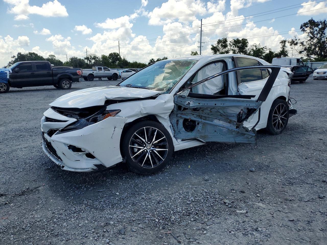2024 TOYOTA CAMRY 4T1G11AK0RU865893