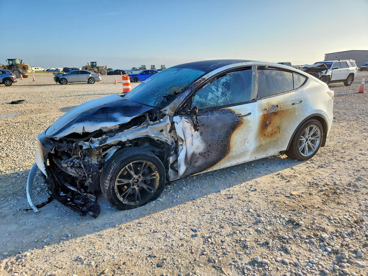2022 TESLA MODEL Y 7SAYGAEE2NF428270