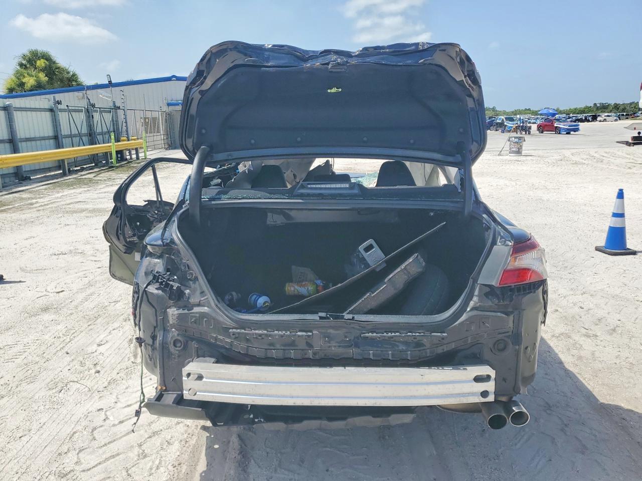 4T1G11AK9MU531015 2021 TOYOTA CAMRY photo no. 6