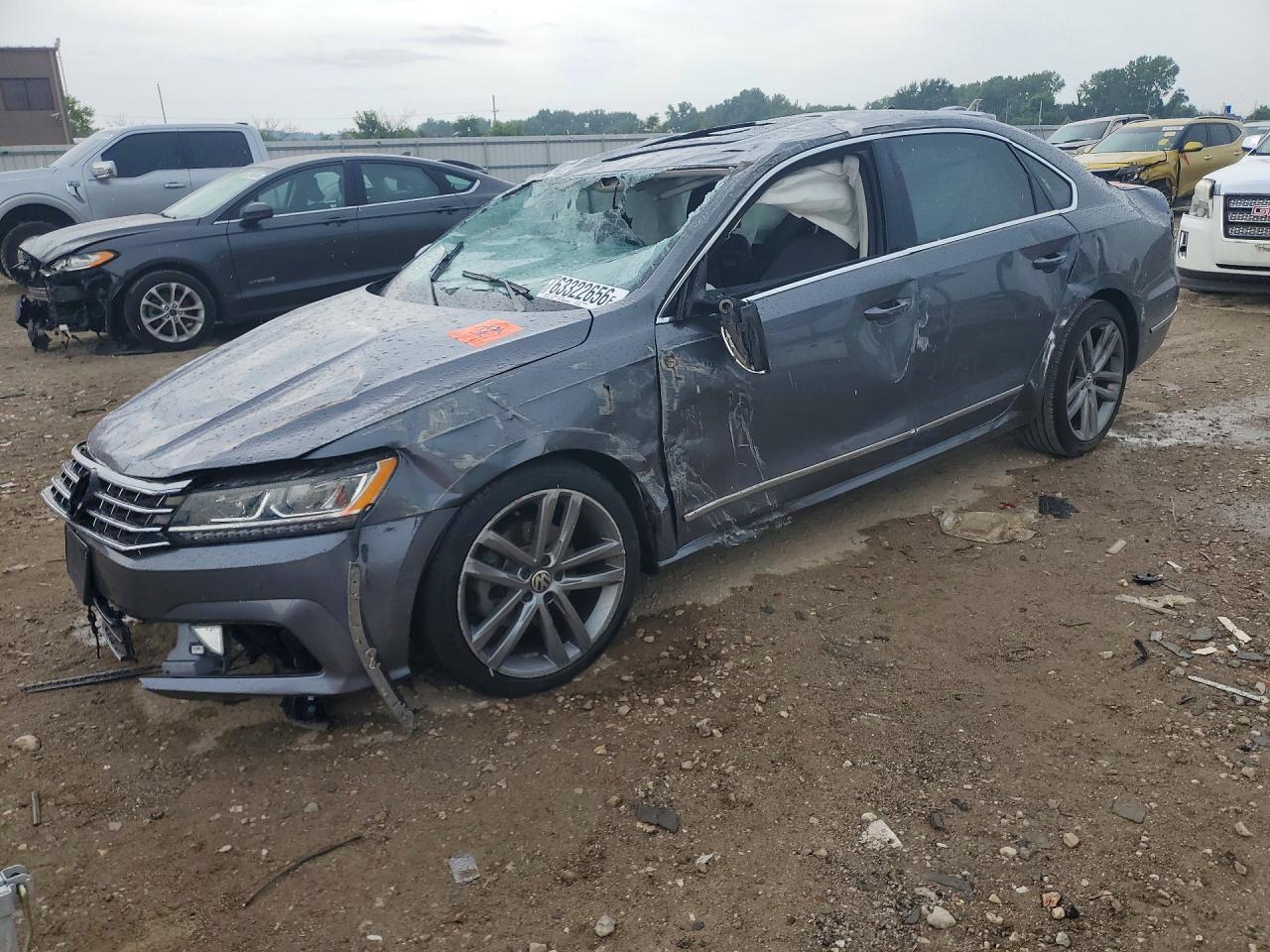2017 VOLKSWAGEN PASSAT 1VWGT7A36HC085604