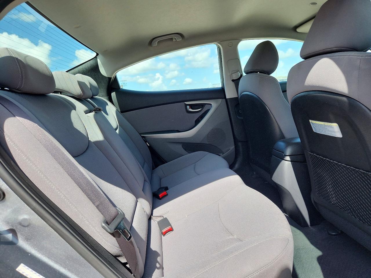 KMHDH4AE7GU623576 2016 HYUNDAI ELANTRA photo no. 10