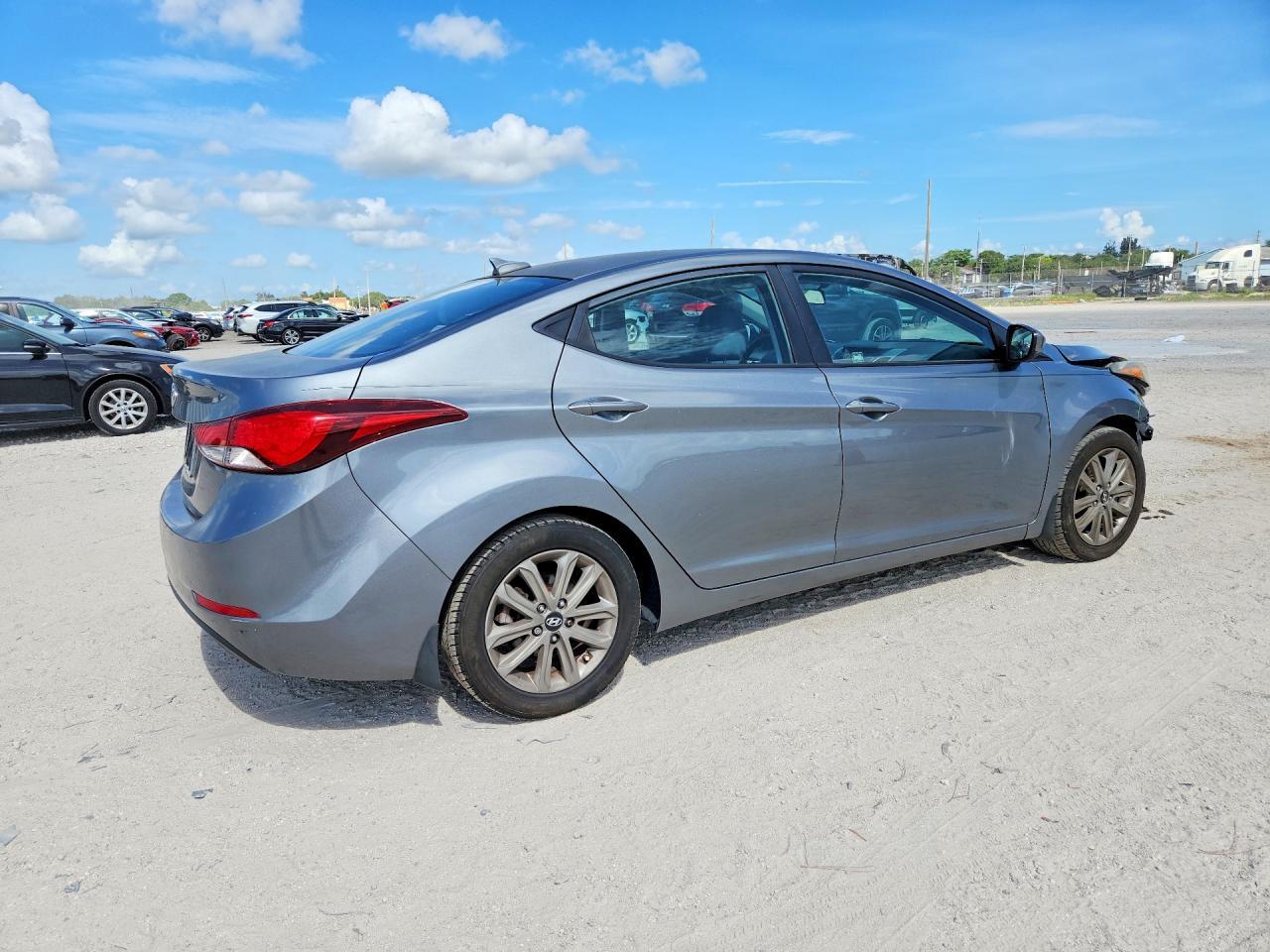 KMHDH4AE7GU623576 2016 HYUNDAI ELANTRA photo no. 3