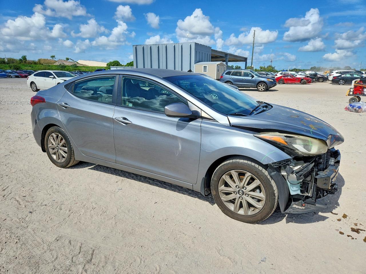 KMHDH4AE7GU623576 2016 HYUNDAI ELANTRA photo no. 4