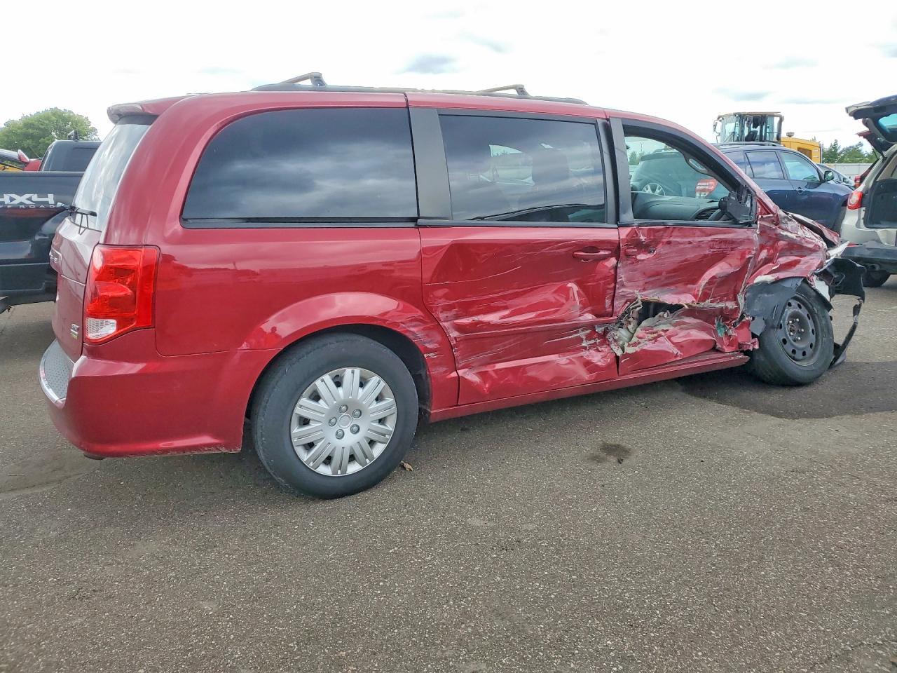 2014 DODGE GRAND CARAVAN SXT — Фото 3 из 13