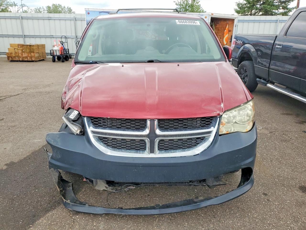 2014 DODGE GRAND CARAVAN SXT — Фото 5 из 13