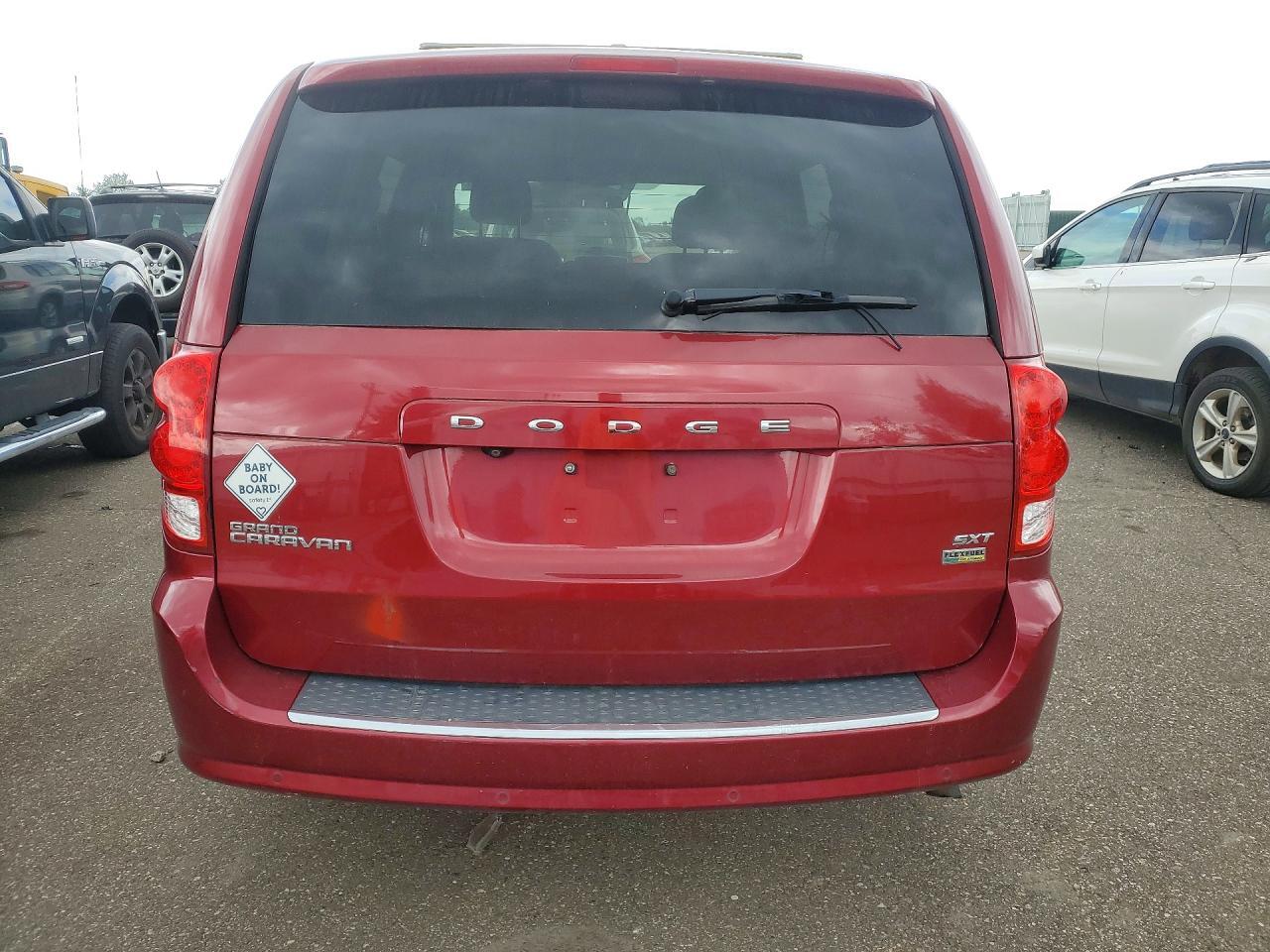 2014 DODGE GRAND CARAVAN SXT — Фото 6 из 13