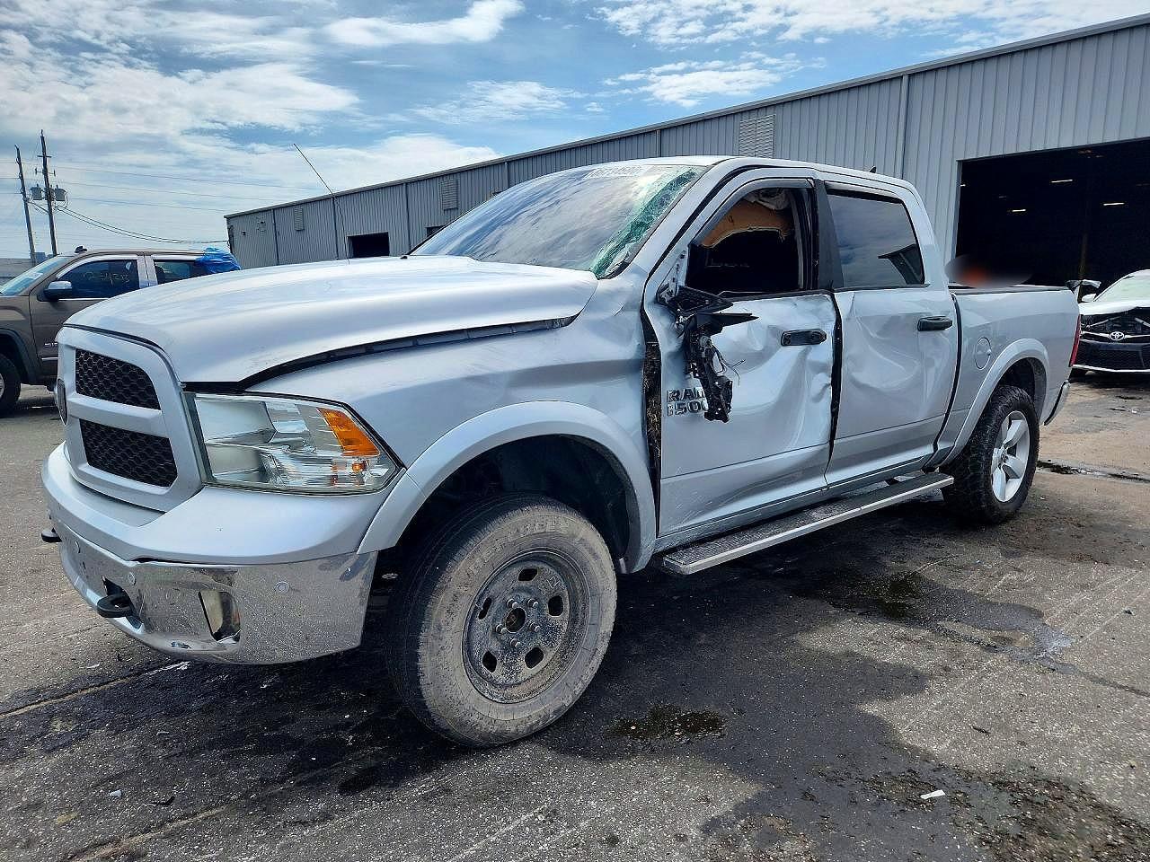 2014 RAM 1500 1C6RR7LG2ES174377