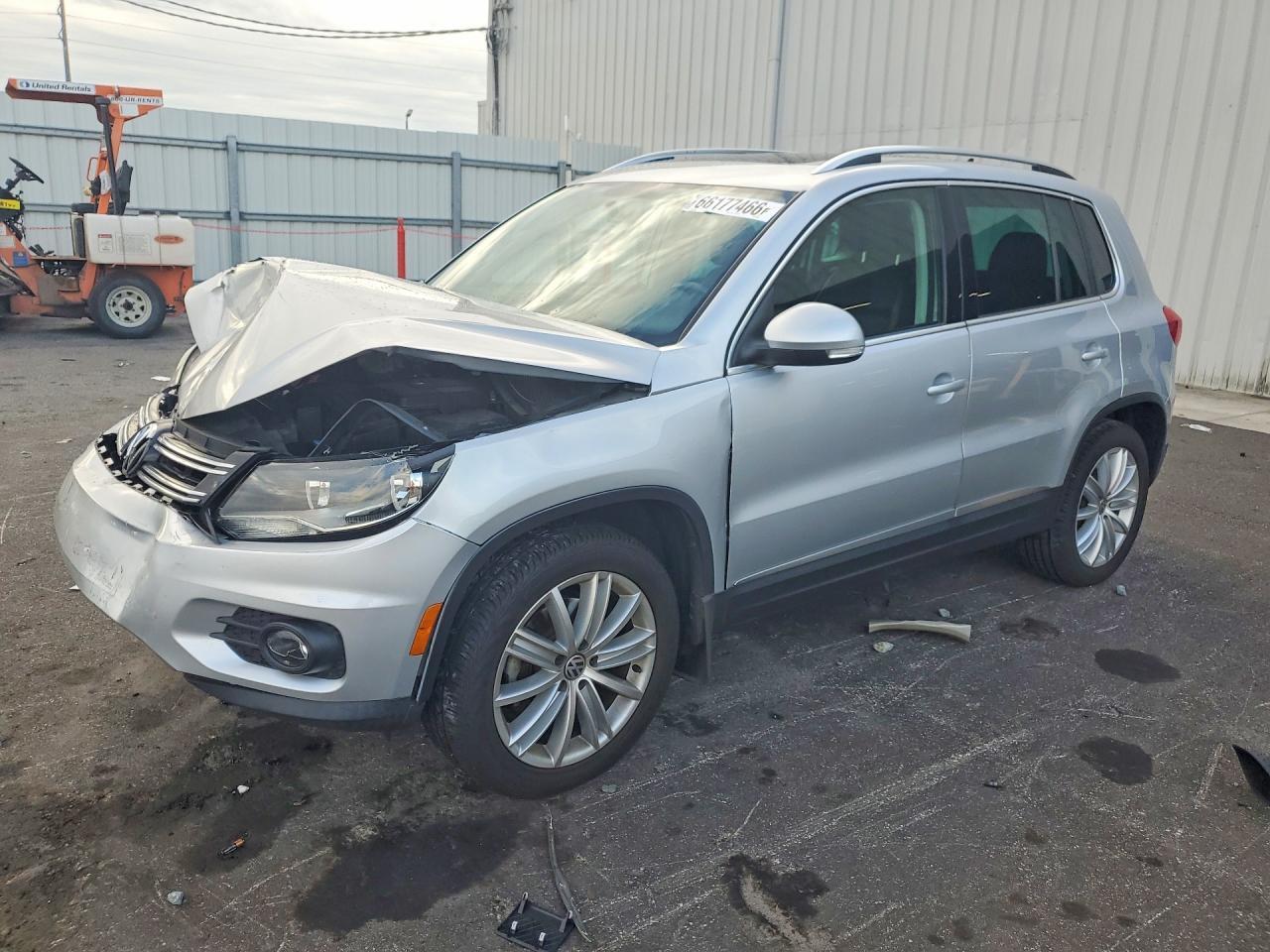 2013 VOLKSWAGEN TIGUAN WVGAV3AXXDW068047
