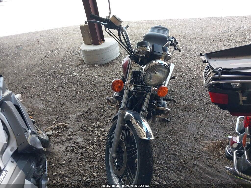 1HFSC0402CA213854 1982 HONDA CB900 photo no. 12