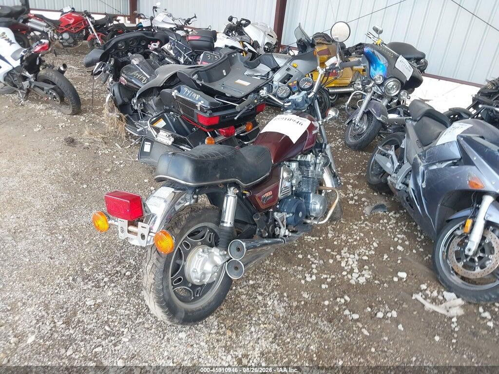 1HFSC0402CA213854 1982 HONDA CB900 photo no. 4