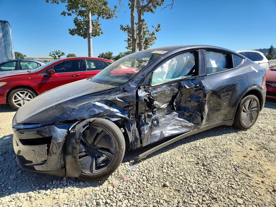 2026 TESLA MODEL Y 7SAYGDEE4TF580145