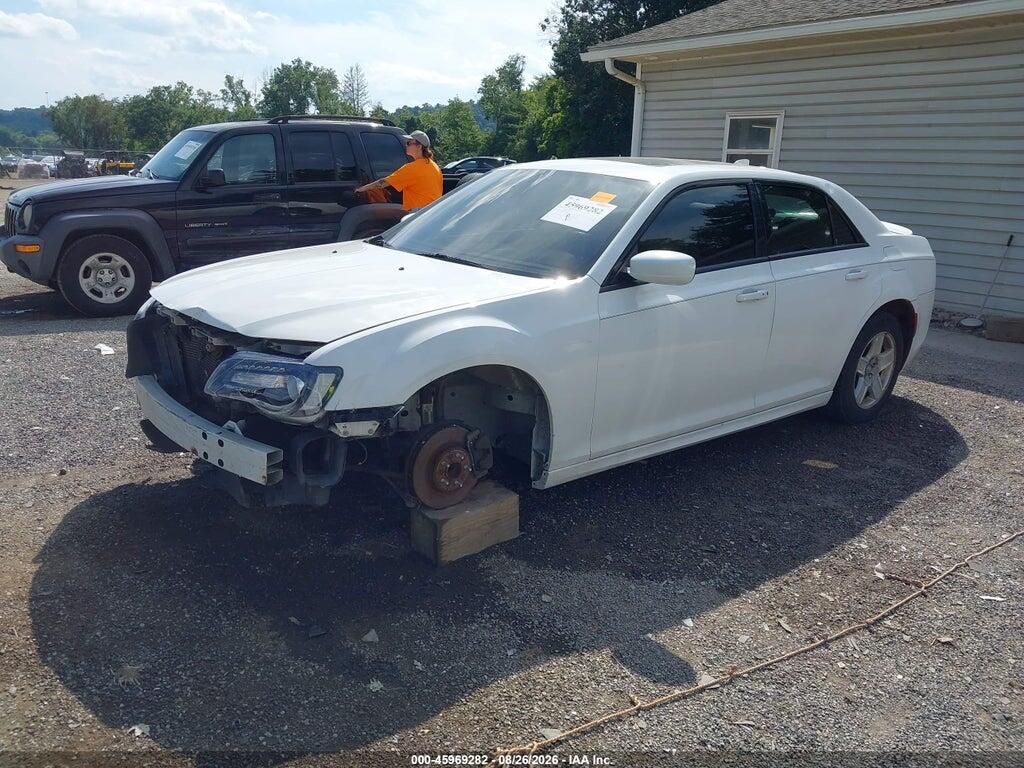 2C3CCABG4HH603419 2017 CHRYSLER 300 photo no. 2