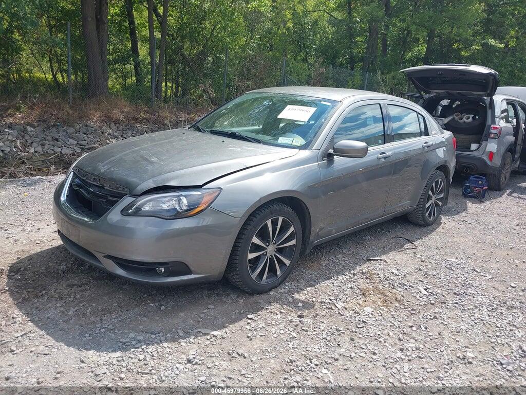 1C3CCBCG1DN524134 2013 CHRYSLER 200 photo no. 2
