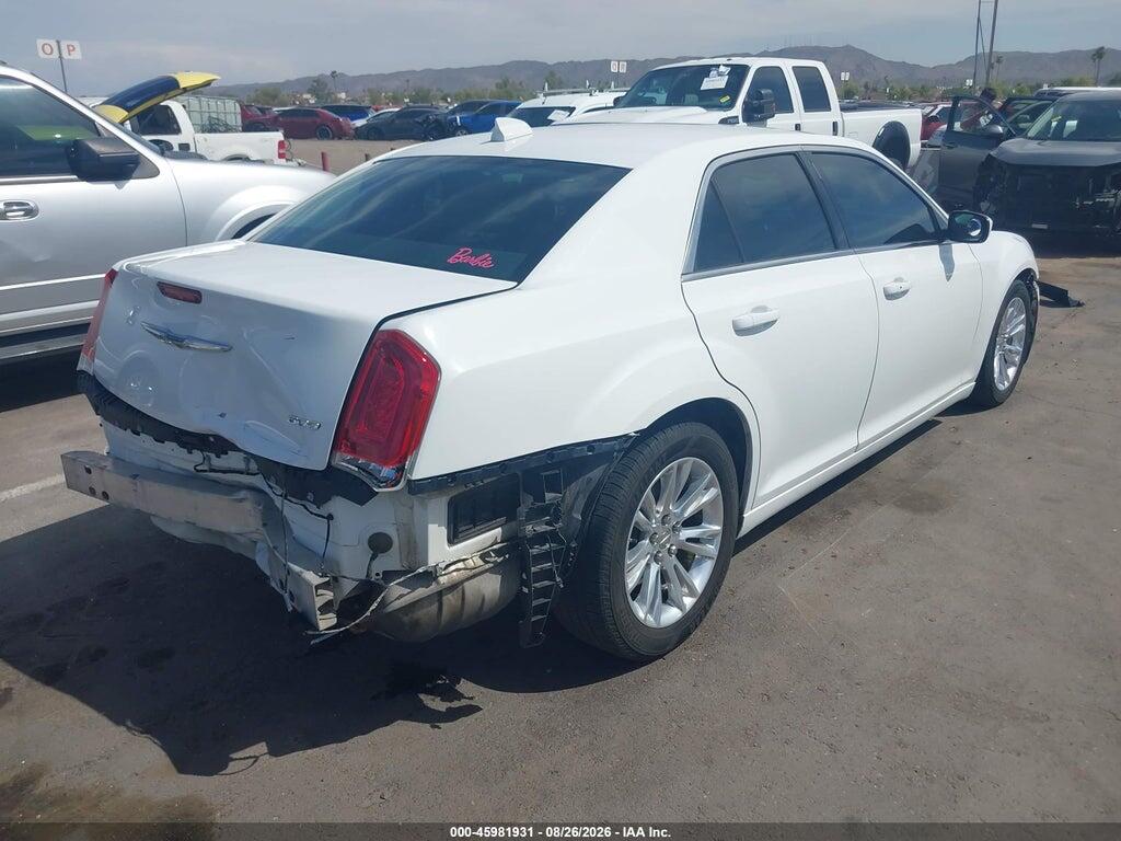2C3CCAAG8GH229719 2016 CHRYSLER 300 photo no. 4