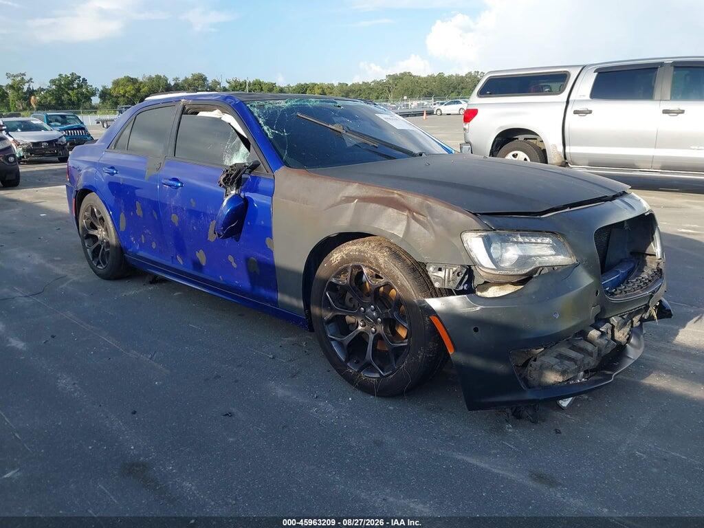 2019 CHRYSLER 300 2C3CCABT1KH563160