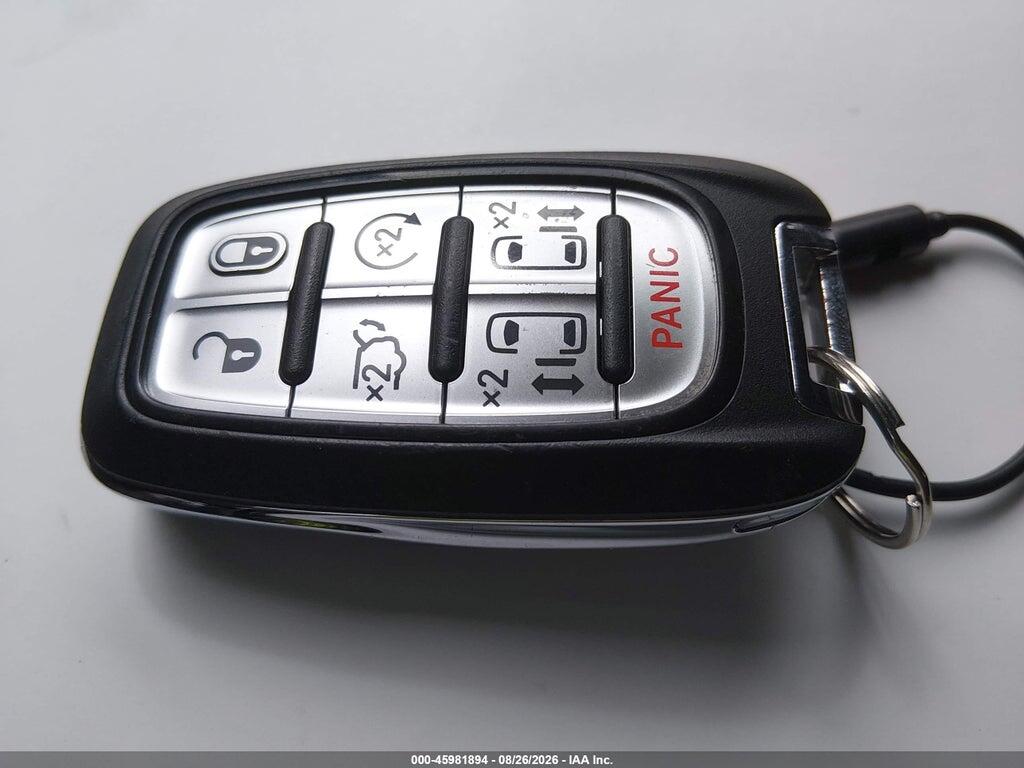 2C4RC1L76PR626701 2023 CHRYSLER PACIFICA HYBRID photo no. 11