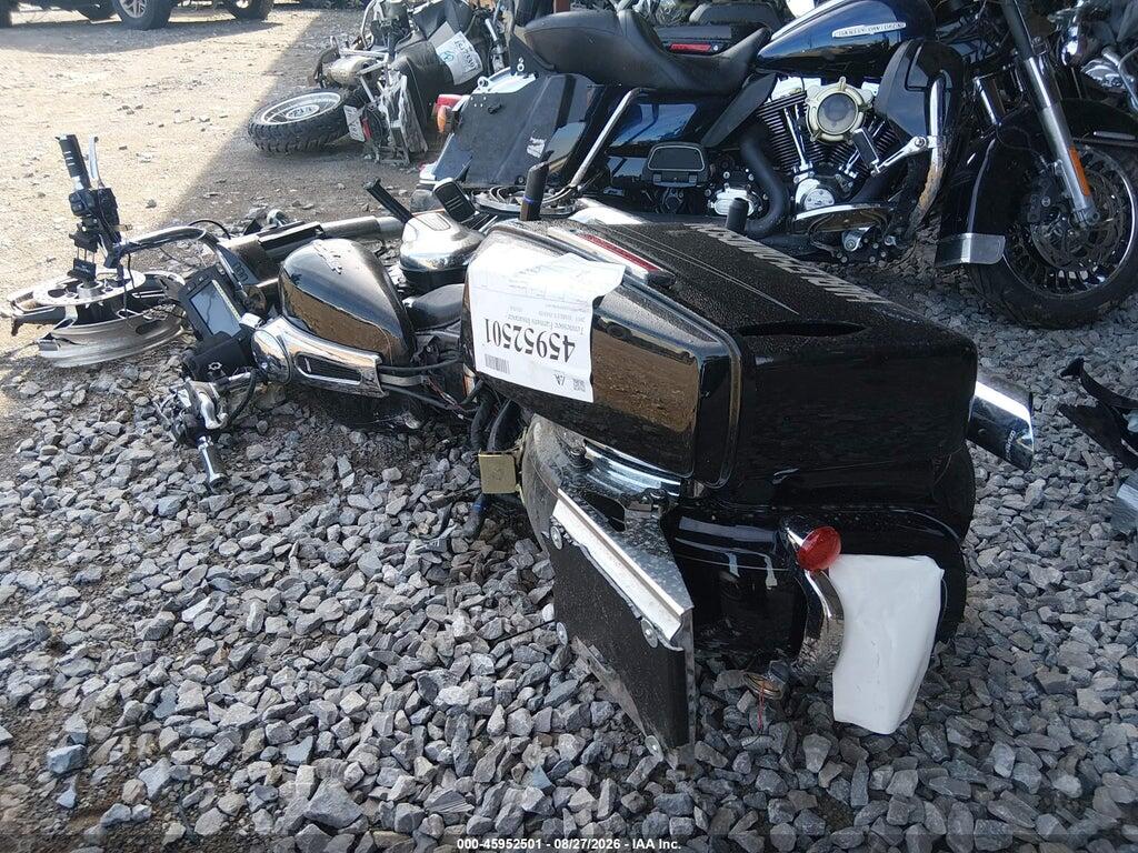 1HD1KRM16FB674672 2015 HARLEY-DAVIDSON FLHXS photo no. 3