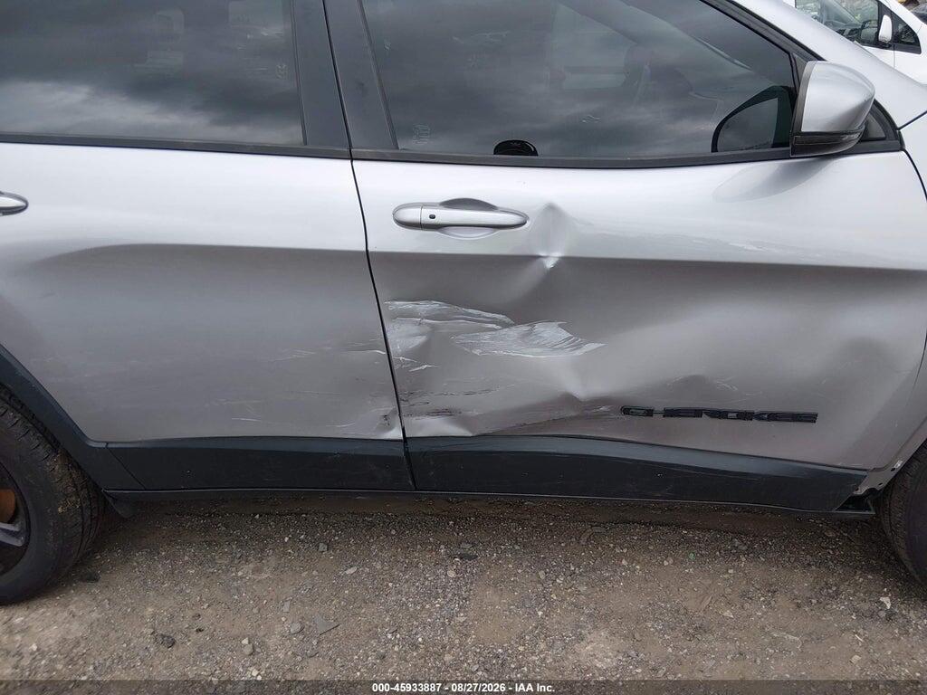 1C4PJMLB5KD417349 2019 JEEP CHEROKEE photo no. 6