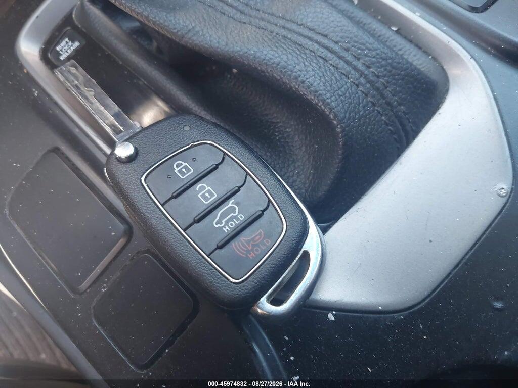 KM8SMDHFXJU269691 2018 HYUNDAI SANTA FE photo no. 11