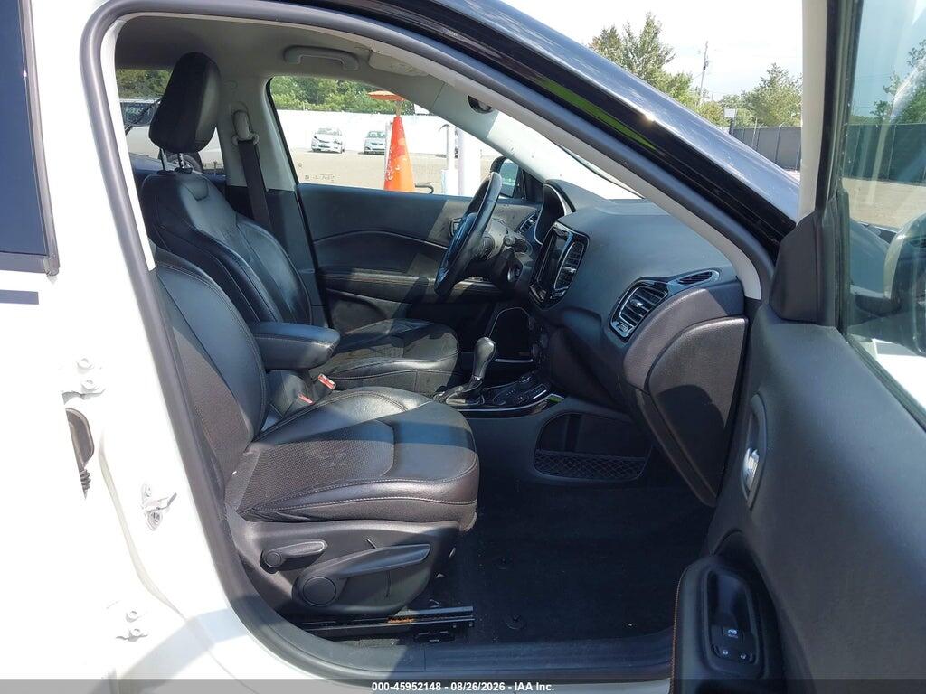 3C4NJDCB0JT100515 2018 JEEP COMPASS photo no. 5