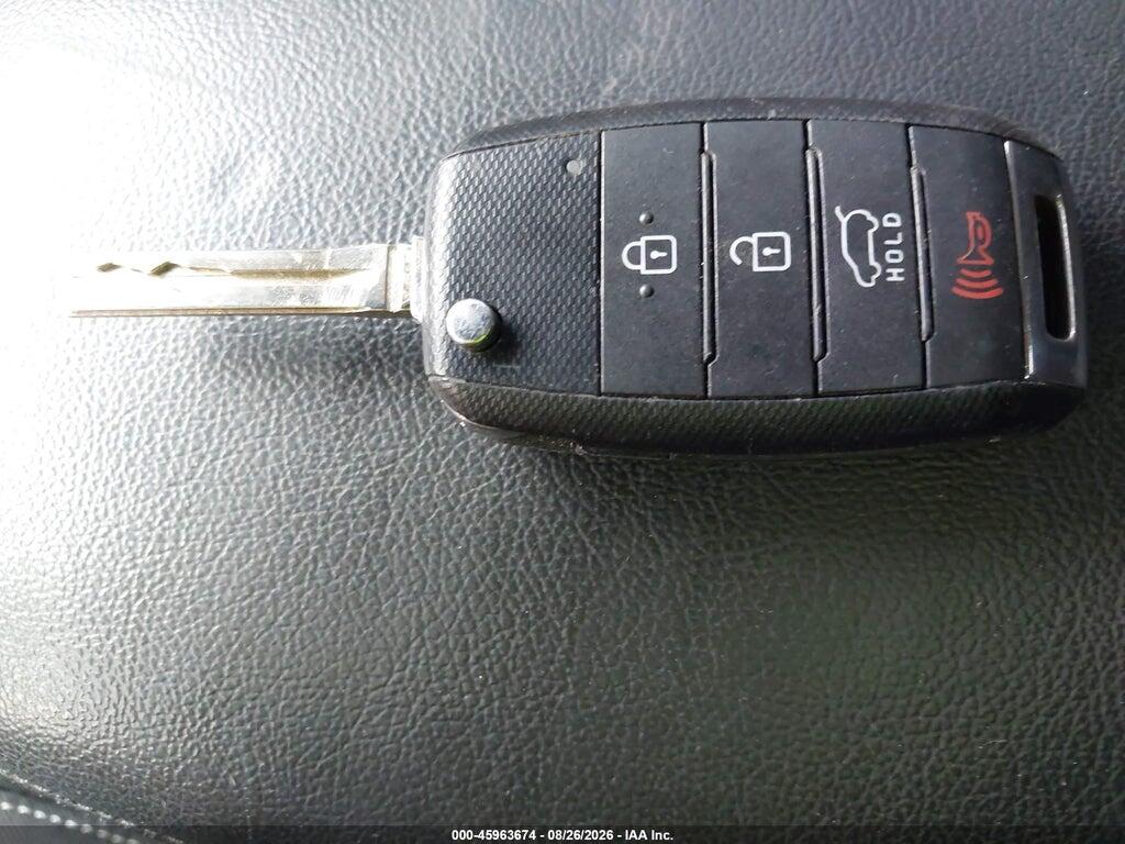 KNDJN2A24F7209372 2015 KIA SOUL photo no. 11